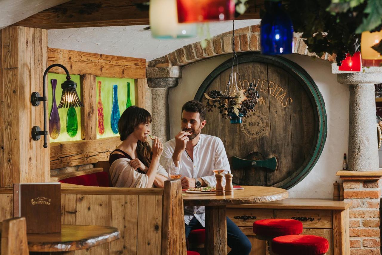 Ortner'S Resort Bad Fussing Ngoại thất bức ảnh Restaurant in the village