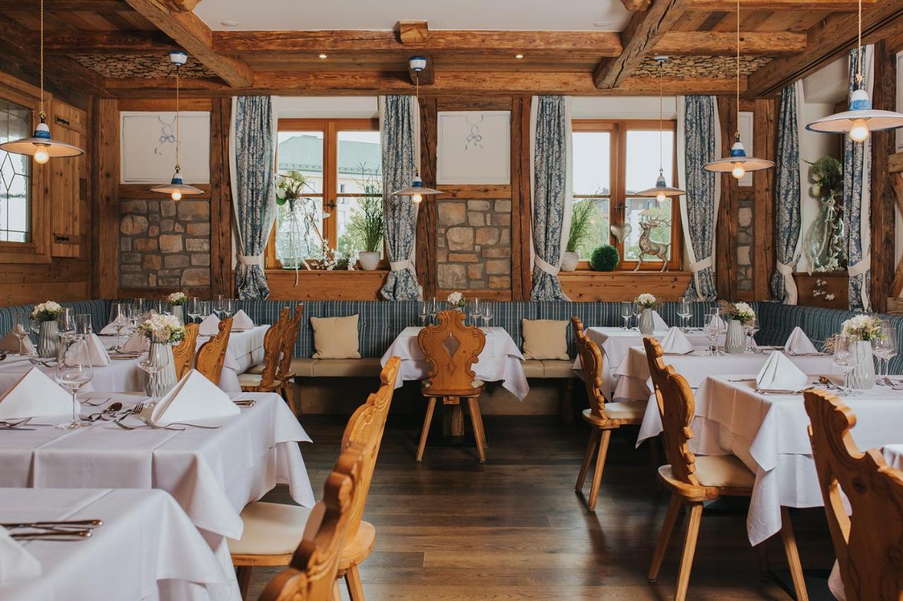 Ortner'S Resort Bad Fussing Ngoại thất bức ảnh Restaurant in the Hotel Axelmannstein